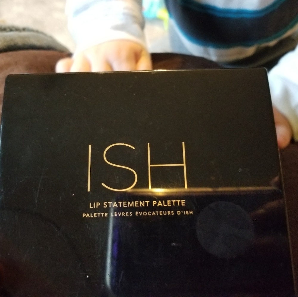 Ish lip pallet
